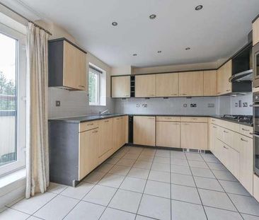 Carew Road, Northwood, HA6 - Photo 5