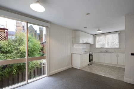 A historic townhouse with charm, character and Cathedral views. - Photo 3