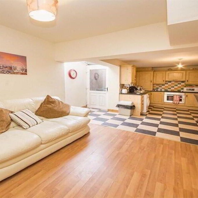 Room 1, 45 Balfour Avenue, Belfast, BT7 2EU - Photo 1