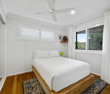 Beachside Living in Prestigious Woodgee Street and Great Ocean Views - Photo 3