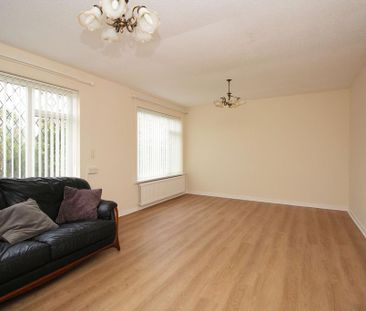 4 bedroom detached house to rent - Photo 3