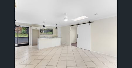 4 BEDROOM HOUSE IN PRIME LOCATION - Photo 5