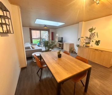 Instapklare woning met 2 slaapkamers en stadstuin te huur in Roeselare - Photo 1