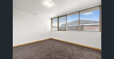 Low-maintenance beach lifestyle - Photo 2