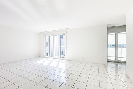Moderne 3,5-Zimmer-Wohnung mit verglaster Loggia (1 Monat gratis) - Photo 5