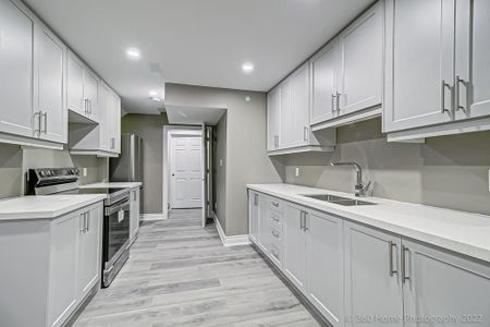 For Lease - 565 Mcgregor Farm Trail, Newmarket, Ontario - Photo 4