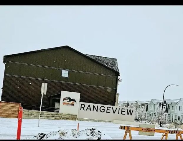 Cozy, Spacious, well ventilated one bedroom basement | 550 Rangeview Street Southeast, Calgary - Photo 1