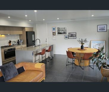 Location, Luxury & Low-Maintenance Living in the Heart of Islington - Photo 6