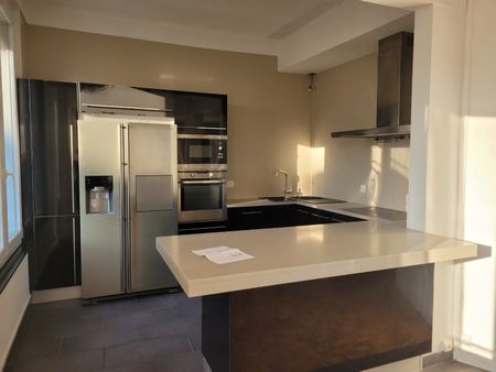 Location Appartement 5 pièces 115m² VALENCIENNES 59300 - Photo 3