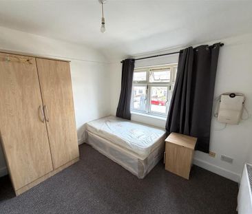 4 bedroom terraced house to rent - Photo 2