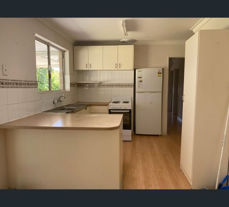 4 Hibiscus Road, Maddington, WA 6109 - Photo 5