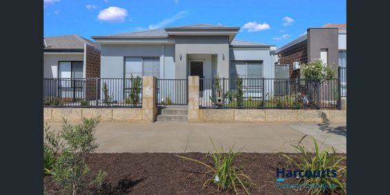 Beautiful Presented Home - Photo 3