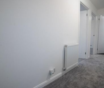 2 bedroom end of terrace house to rent - Photo 3