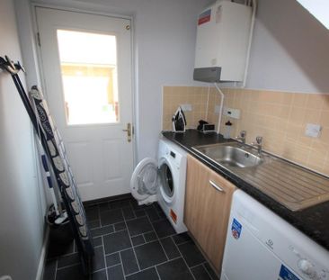 1 bedroom in a house share to rent - Photo 6