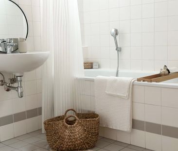 Barrierefrei erreichbare 2-Raum-Wohnung im 3 Stock mit fix zugeordn... - Photo 1