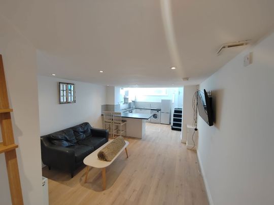 Pogmoor Road, Pogmoor , Barnsley, S75 2EF - Photo 1