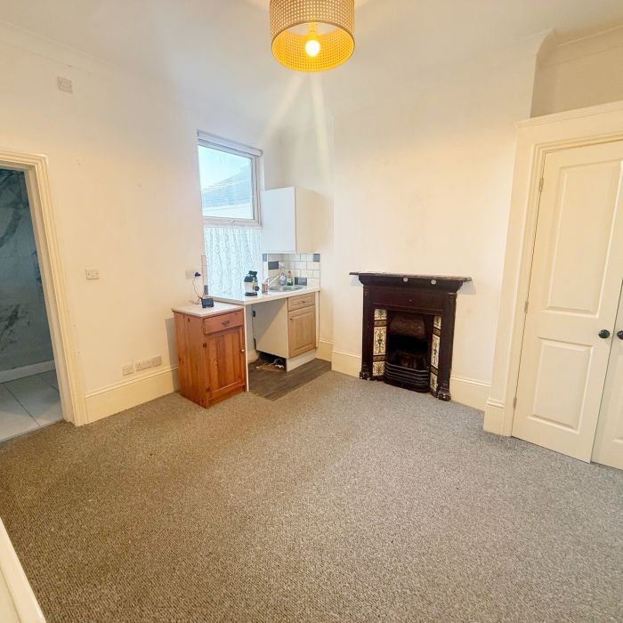 Bedsit Flat, Portland Road, Hove - Photo 2