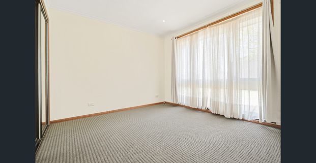 Comfortable Family Living in a Convenient Cranebrook Location - Photo 1