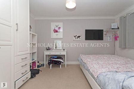 4 bedroom semi-detached house to rent - Photo 4