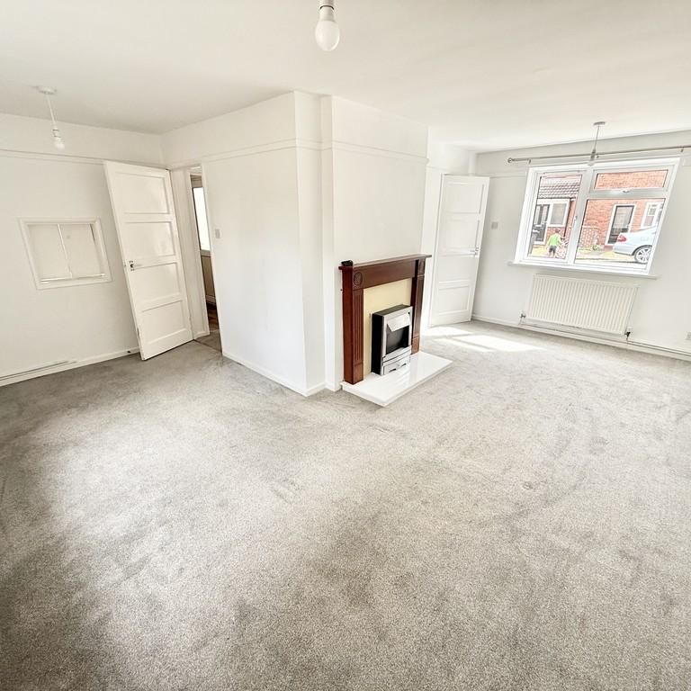 3 bedroom end of terrace house to rent - Photo 1
