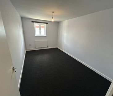 2 Bed Flat, Shield Retail Centre, BS34 - Photo 1