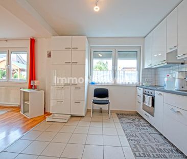 Moderne 3-Zimmer-Erdgeschosswohnung mit Einbauküche und Garten in S... - Photo 1