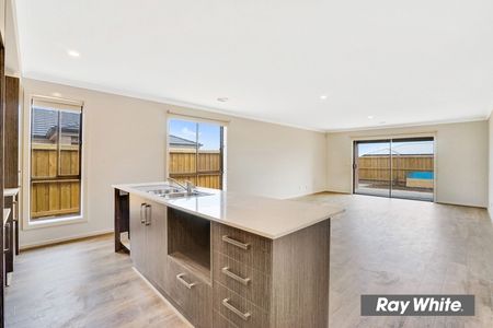 Stunning Residence with Style and Comfort in Jubilee - Photo 4