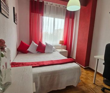 Room in a shared 6-bedroom apartment for rent in Alcalá de Henares ... - Photo 3