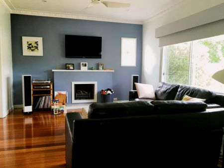 2 Bed, 1 Bath - Photo 2