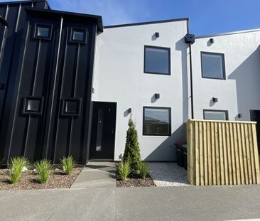 2/9 Marcroft St, Woolston - Photo 5