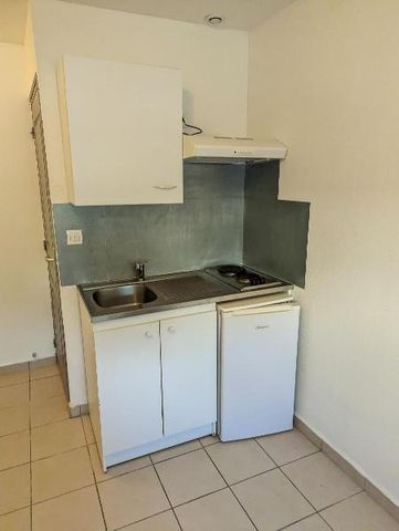 Location Appartement 1 pièce 17m² CLERMONT FERRAND 63000 - Photo 3