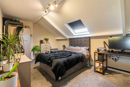 4 bedroom terraced house to rent - Photo 5