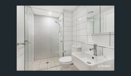 Sleek & Modern 1-Bedroom Apartment in the Heart of Belconnen - Photo 4