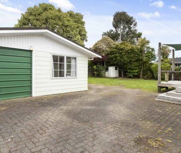 Spacious Family Home in a Sought-After Location - Photo 5