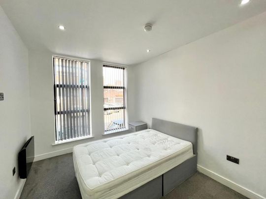 1 bedroom in a flat share to rent - Photo 1