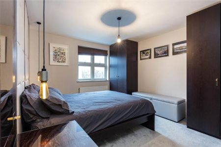 3 bedroom flat to rent - Photo 2