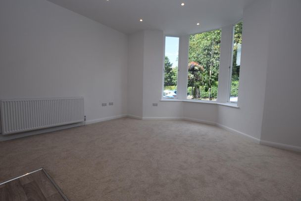 Albert Road, Colne - Photo 1