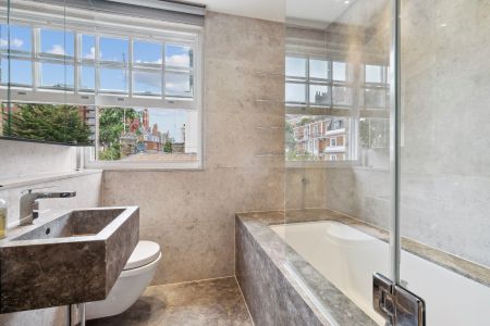 Exquisite townhouse with stunning garden square views in Knightsbridge - Photo 4