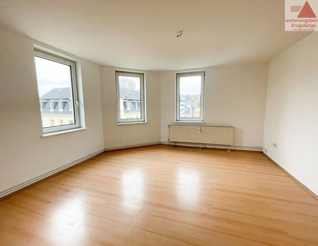 Hübsche 3-Raum-Dachgeschoss-Wohnung in ruhiger Lage von Aue! - Foto 1