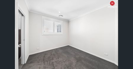 Stunning 5-Bedroom Family Home with Luxury Features - Photo 3