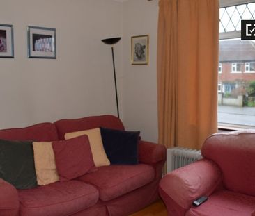 Room for rent in 3-bedroom apartment in Raheny, Dublin - Photo 3