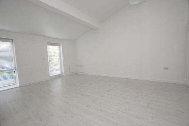 Old Chester Road, Birkenhead - Photo 1