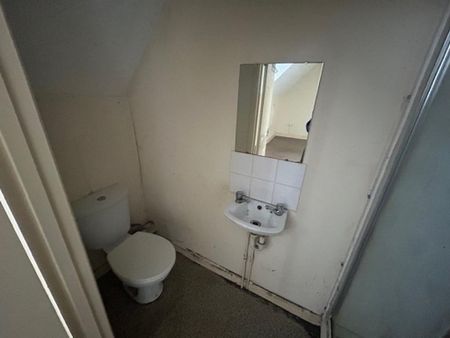 1 bedroom property to rent - Photo 2