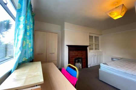 4 bedroom terraced house to rent - Photo 4