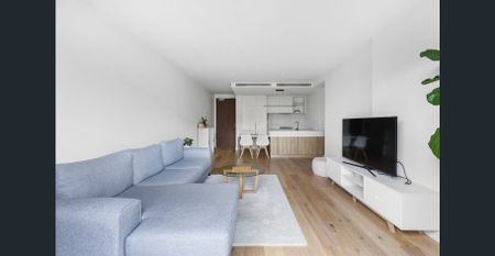 Stylish Ground-Floor Living by the Bay - Photo 4