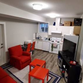 1 bedroom basement suite - Photo 1