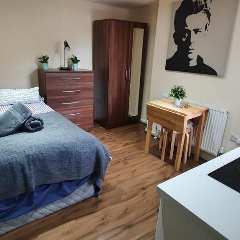 Studio to rent - Photo 1