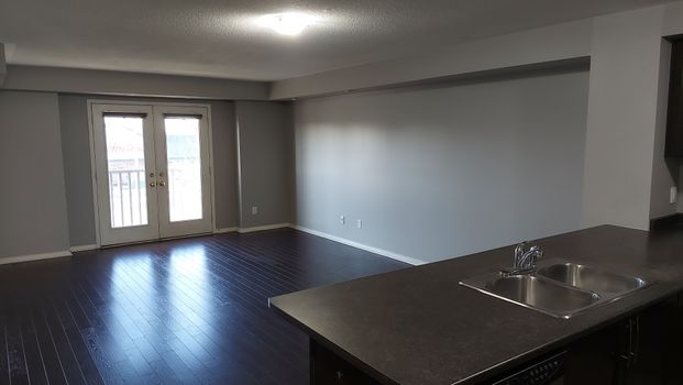 For Lease - 5725 Tenth Line Unit# 8, Mississauga, Ontario - Photo 1