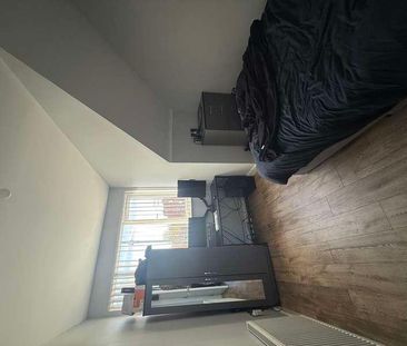 City Centre// Bed Bath - North Sherwood St, NG1 - Photo 4