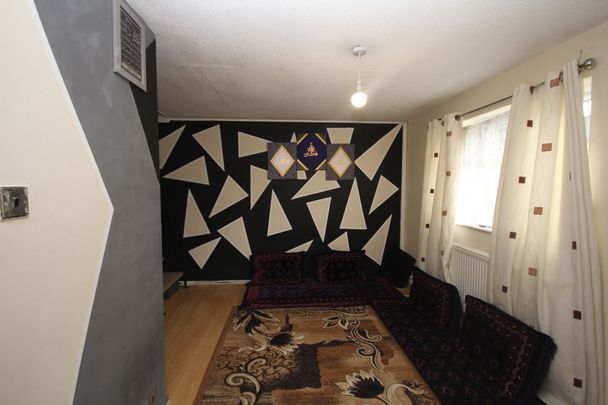 Aldenham Drive, Uxbridge, UB8 - Photo 1